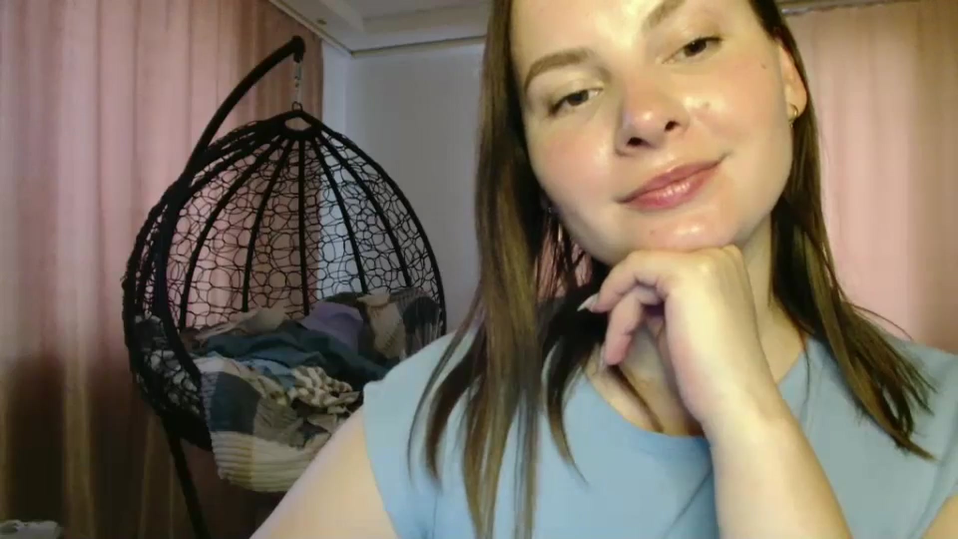 Gallery image thumbnail from MisssLove_is's myfreecams stream on, 08/17/2025, 15:56 image 5 of 20