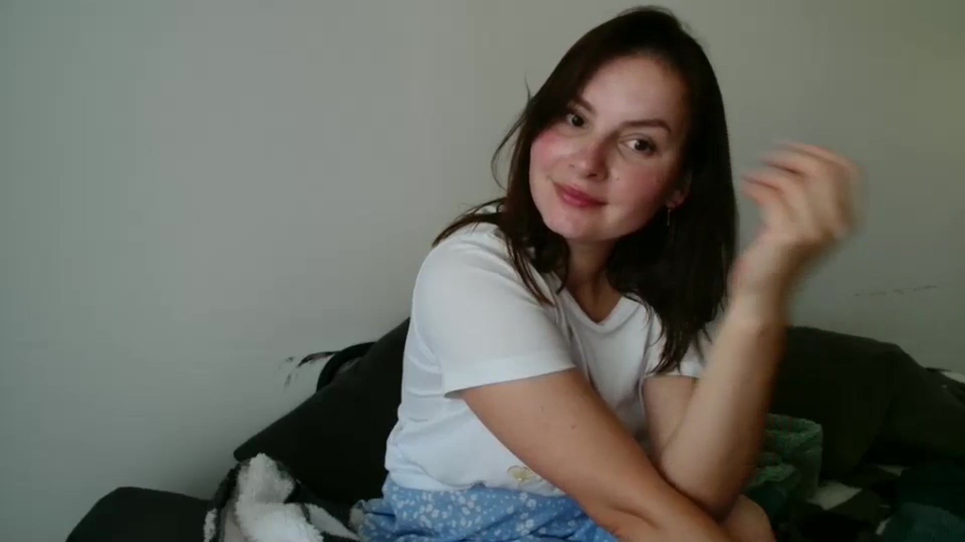 Gallery image thumbnail from MisssLove_is's myfreecams stream on, 09/04/2025, 17:13 image 6 of 20