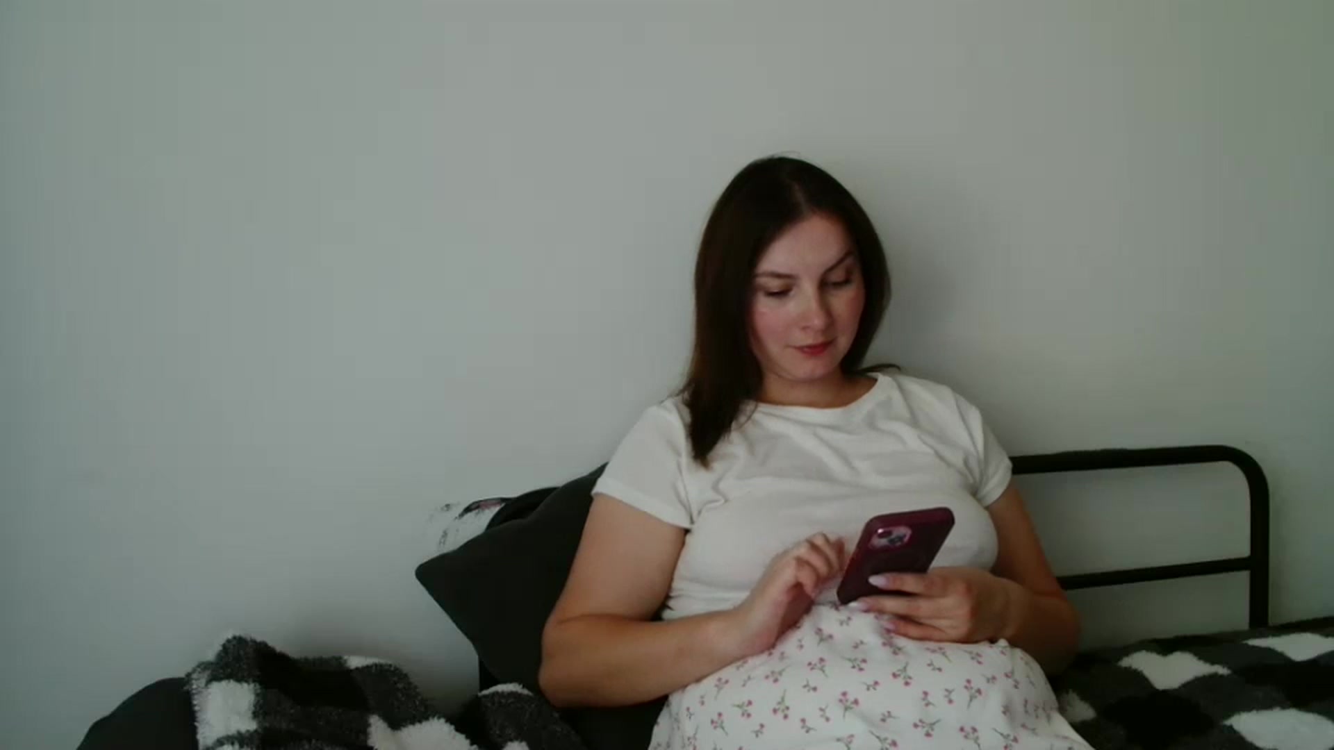Gallery image thumbnail from MisssLove_is's myfreecams stream on, 09/05/2025, 18:02 image 10 of 20