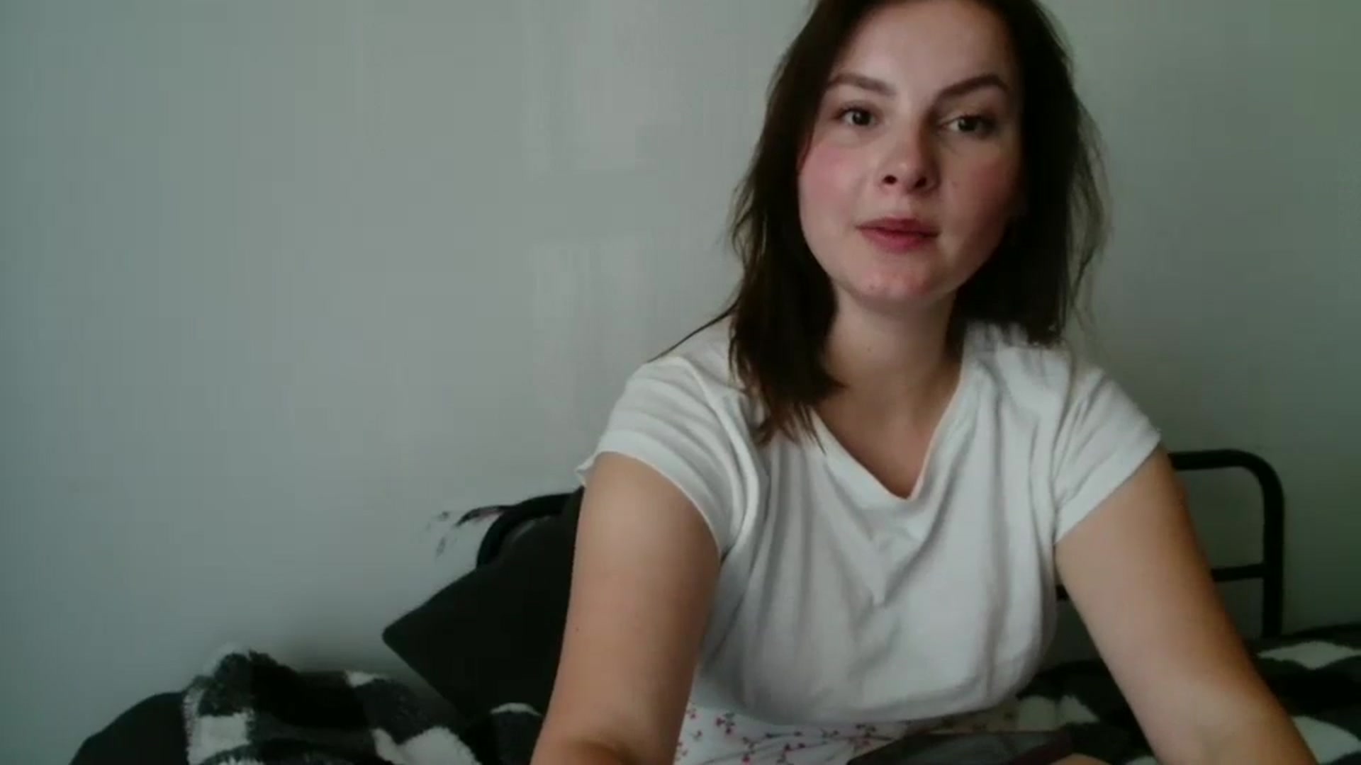 Gallery image thumbnail from MisssLove_is's myfreecams stream on, 09/05/2025, 18:02 image 18 of 20