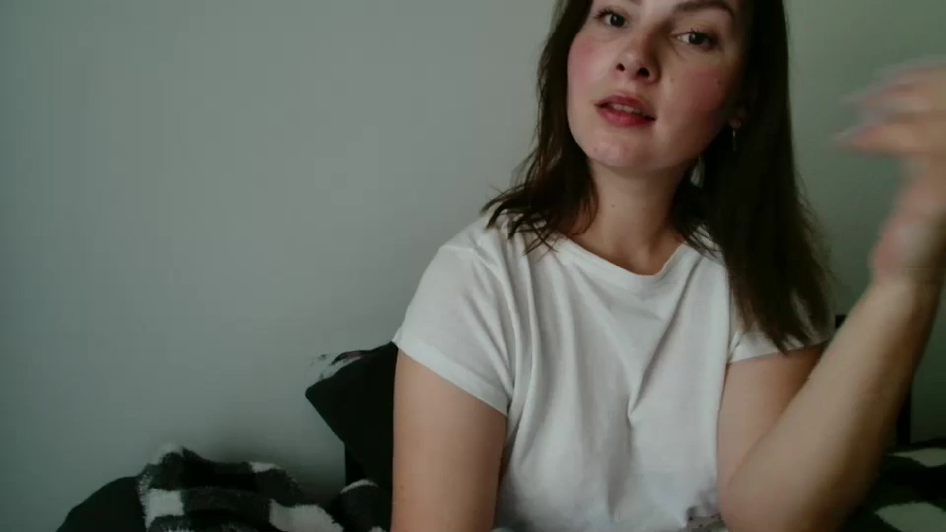 Gallery image thumbnail from MisssLove_is's myfreecams stream on, 09/05/2025, 18:02 image 6 of 20