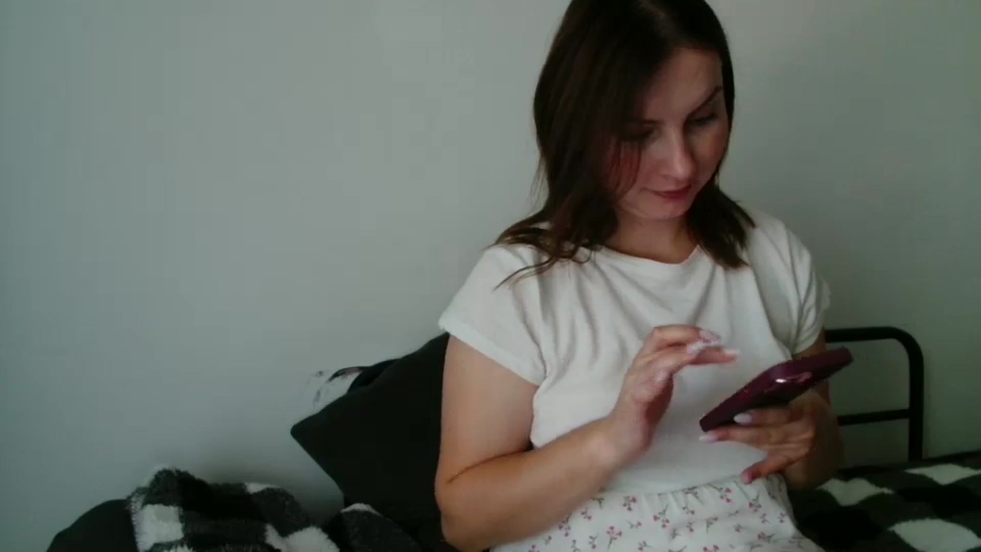 Gallery image thumbnail from MisssLove_is's myfreecams stream on, 09/05/2025, 18:02 image 14 of 20
