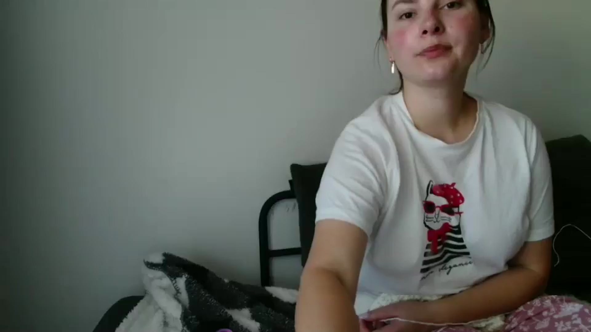 Gallery image thumbnail from MisssLove_is's myfreecams stream on, 09/16/2025, 15:13 image 12 of 20