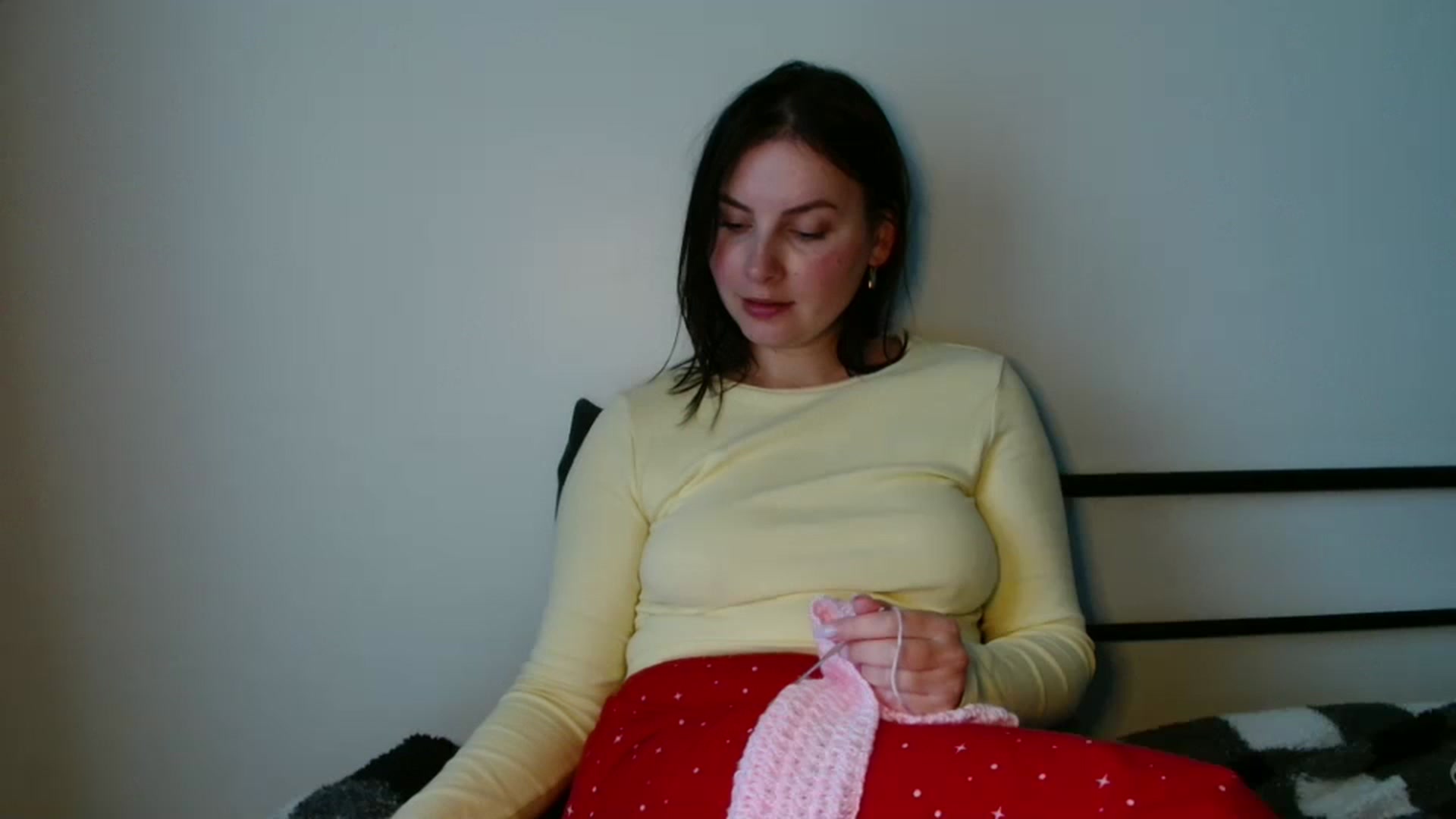 Gallery image thumbnail from MisssLove_is's myfreecams stream on, 10/10/2025, 17:11 image 16 of 20