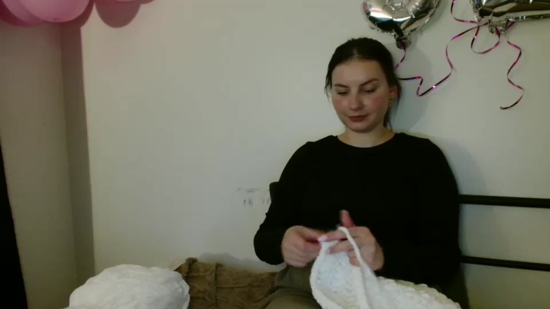 Gallery image thumbnail from MisssLove_is's myfreecams stream on, 11/03/2025, 18:02 image 17 of 20