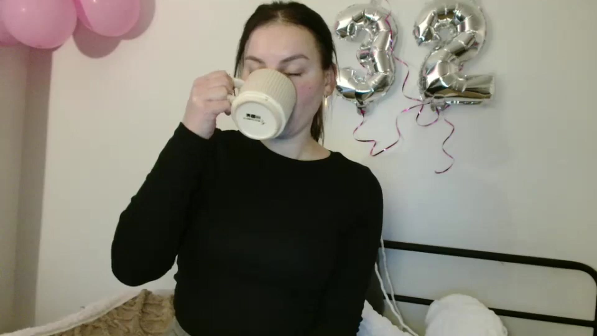 Gallery image thumbnail from MisssLove_is's myfreecams stream on, 11/03/2025, 18:02 image 8 of 20