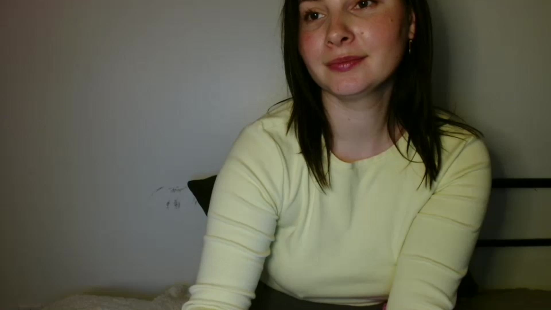 Gallery image thumbnail from MisssLove_is's myfreecams stream on, 11/24/2025, 01:23 image 17 of 20