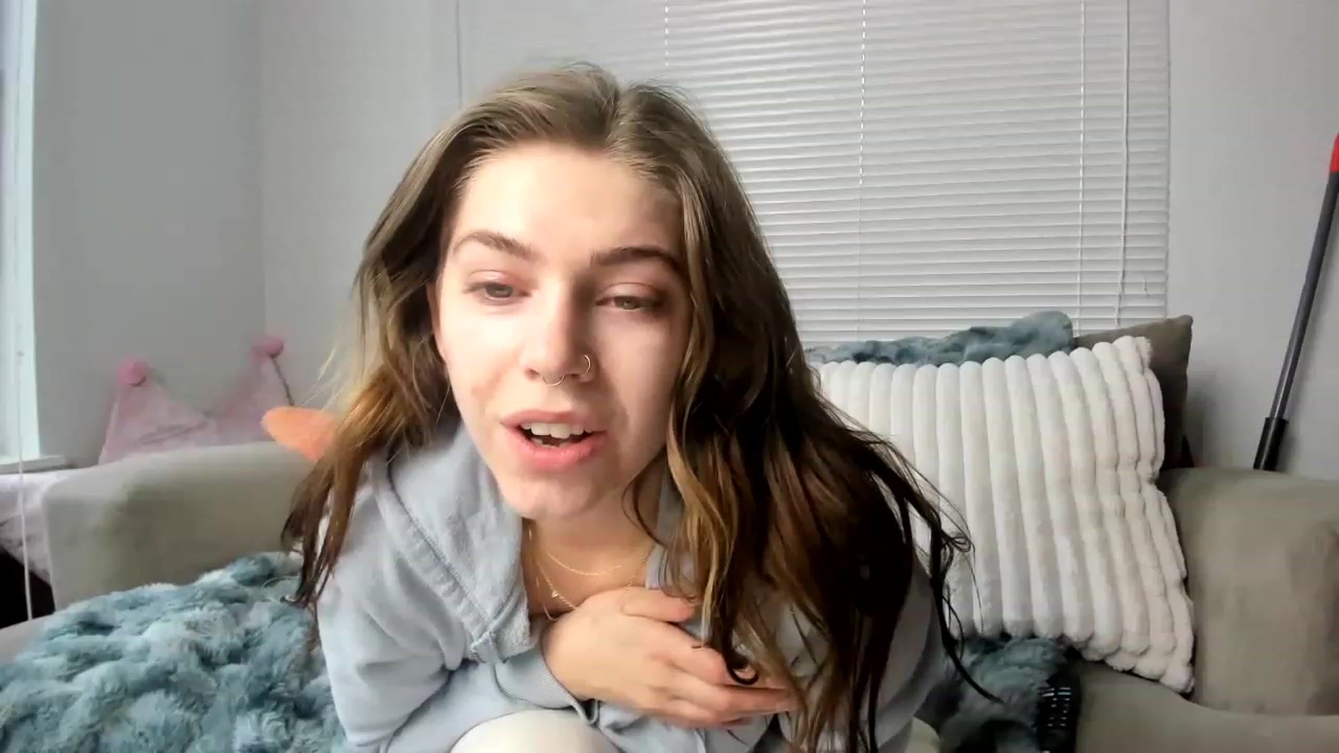 Gallery image thumbnail from MisssMolly420's myfreecams stream on, 01/01/2023, 18:40 image 1 of 20