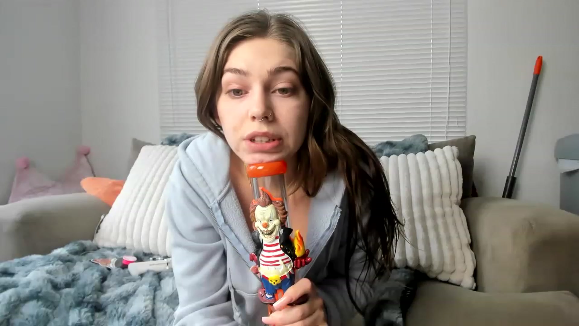 Gallery image thumbnail from MisssMolly420's myfreecams stream on, 01/01/2023, 18:40 image 3 of 20