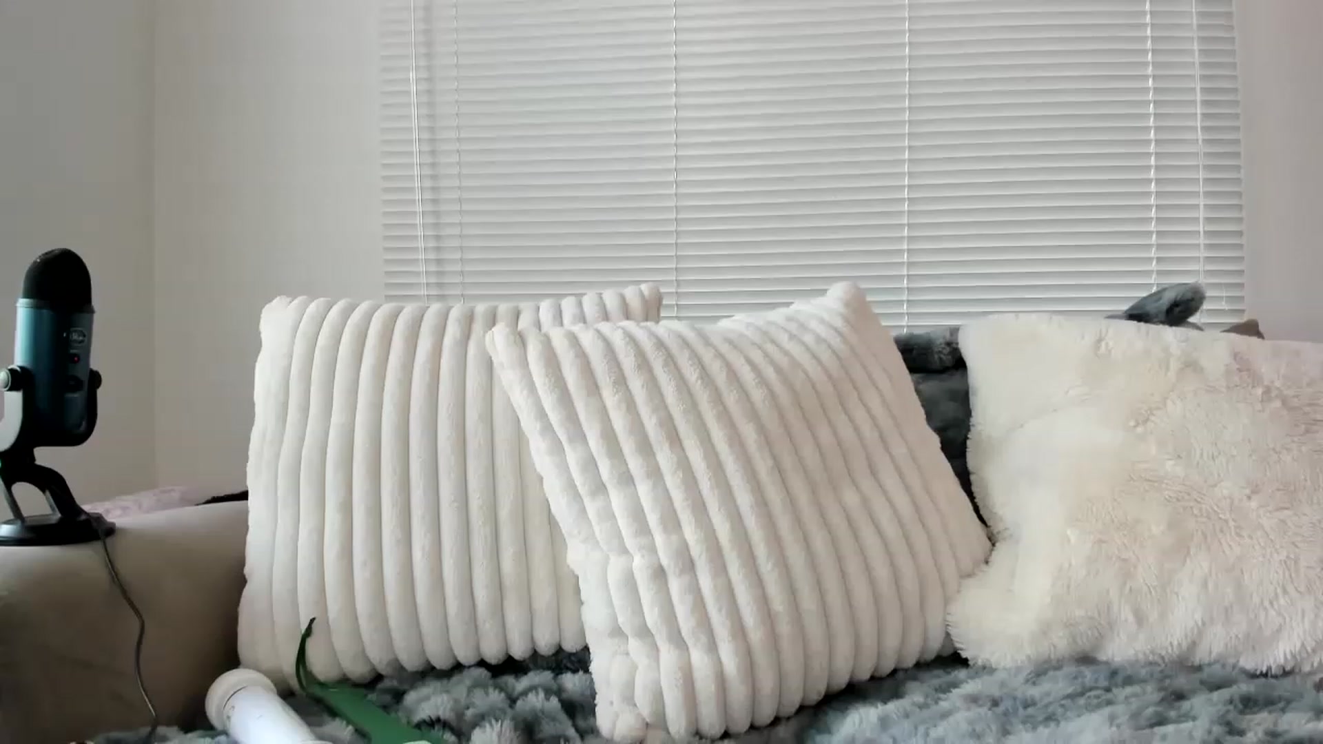 Gallery image thumbnail from MisssMolly420's myfreecams stream on, 01/02/2023, 23:07 image 7 of 20