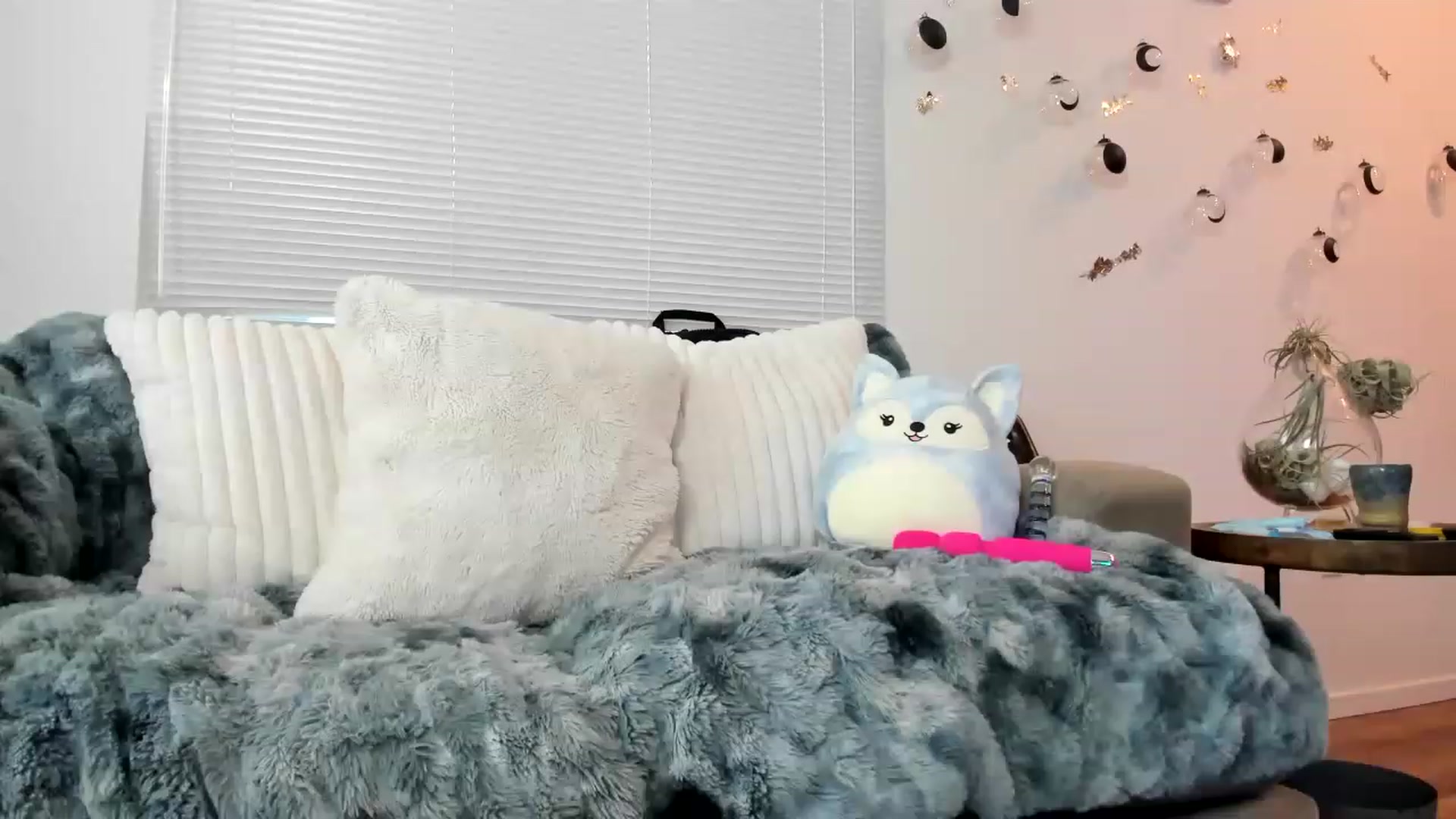 Gallery image thumbnail from MisssMolly420's myfreecams stream on, 01/21/2023, 20:48 image 10 of 20