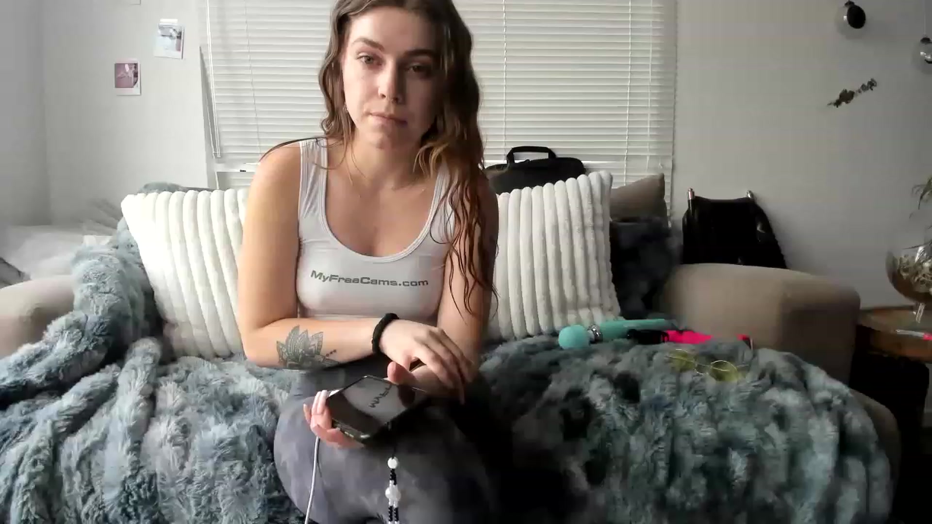 Gallery image thumbnail from MisssMolly420's myfreecams stream on, 01/22/2023, 19:30 image 19 of 20