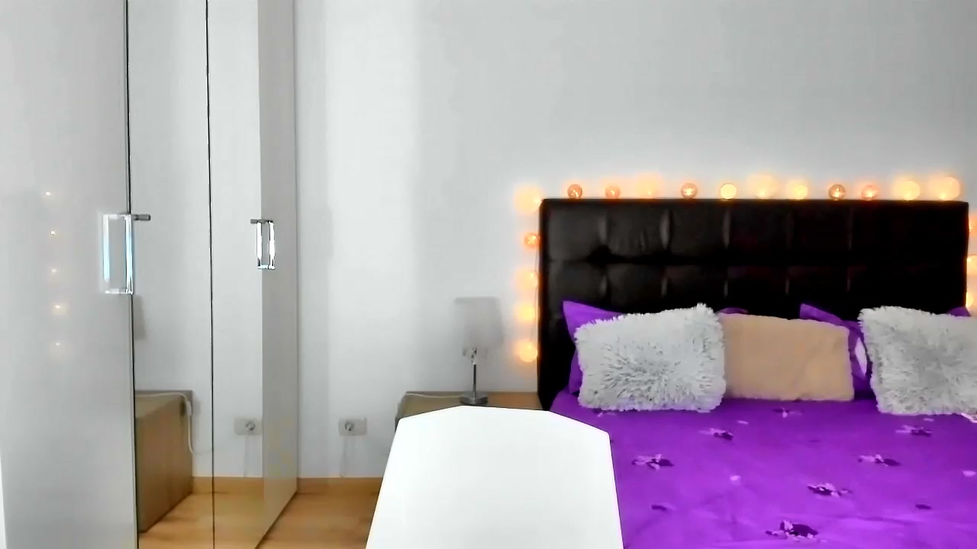 Gallery image thumbnail from Misssophiex's myfreecams stream on, 11/20/2022, 14:59 image 7 of 20