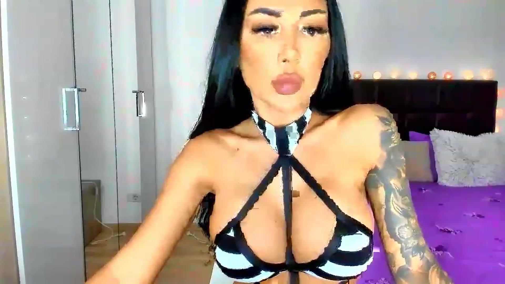 Gallery image thumbnail from Misssophiex's myfreecams stream on, 11/21/2022, 15:45 image 19 of 20