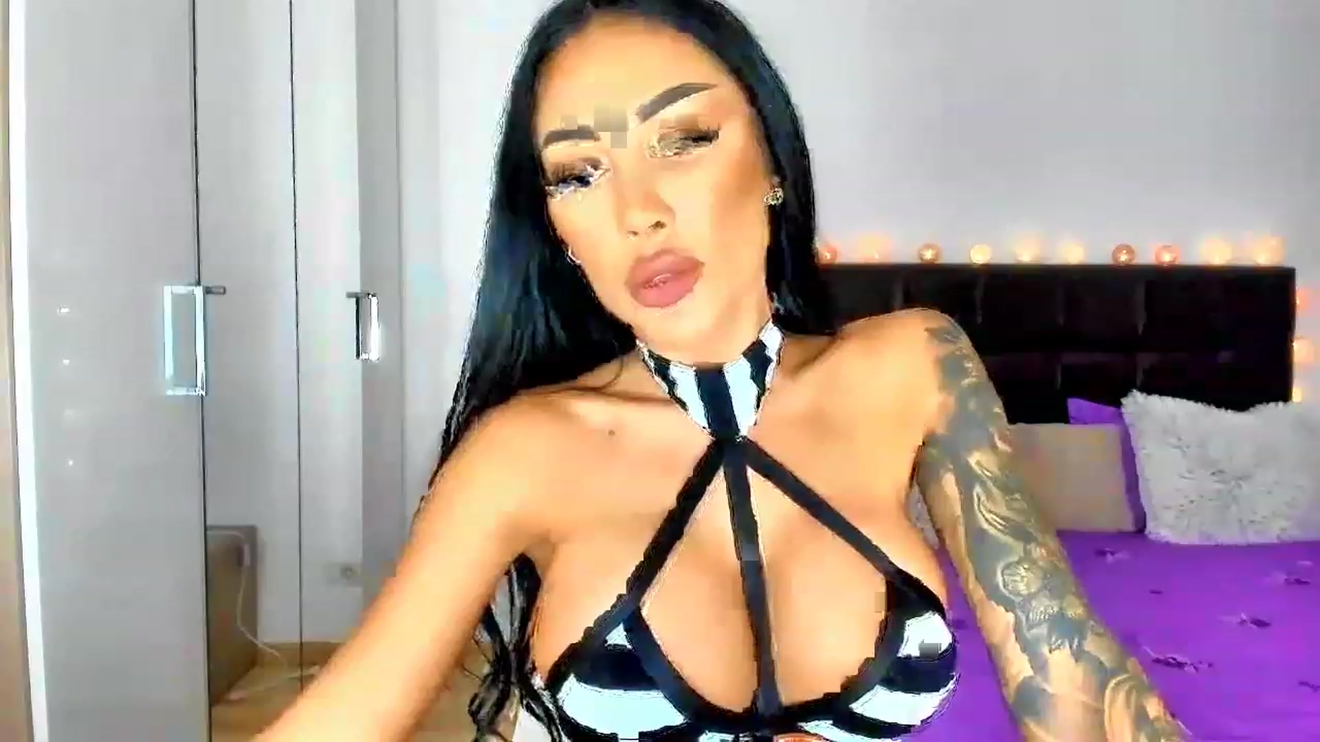 Gallery image thumbnail from Misssophiex's myfreecams stream on, 11/21/2022, 15:45 image 4 of 20