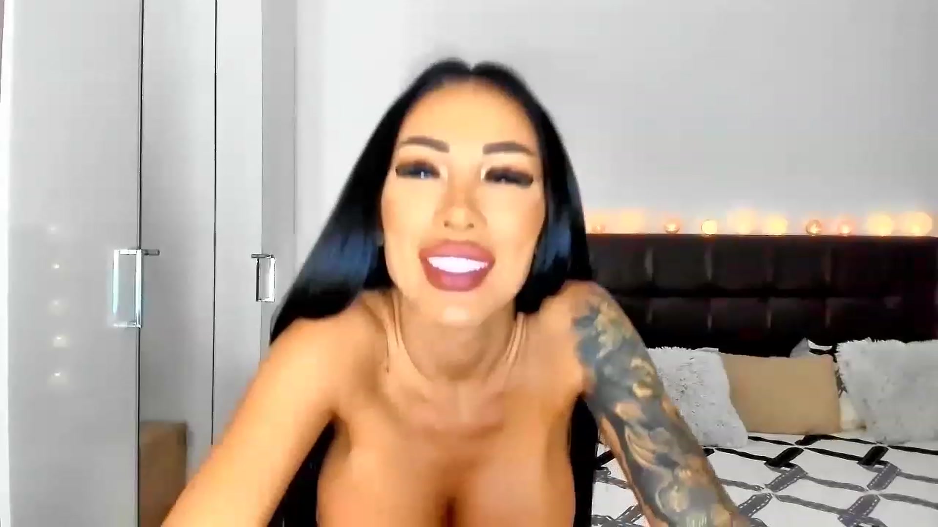 Gallery image thumbnail from Misssophiex's myfreecams stream on, 11/23/2022, 23:37 image 6 of 20