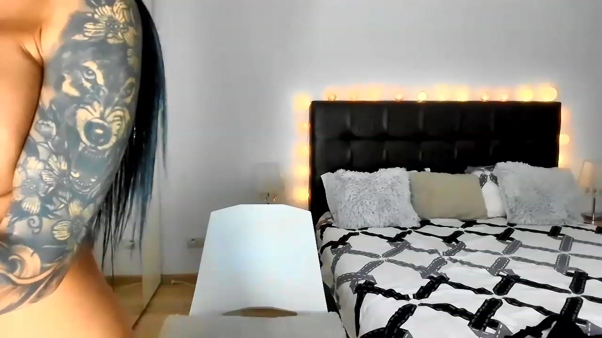 Gallery image thumbnail from Misssophiex's myfreecams stream on, 11/28/2022, 24:09 image 17 of 20