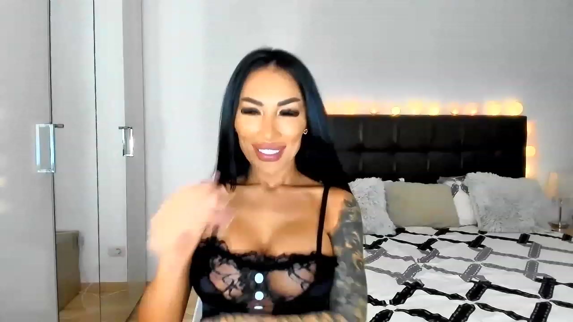 Gallery image thumbnail from Misssophiex's myfreecams stream on, 11/28/2022, 24:44 image 15 of 20
