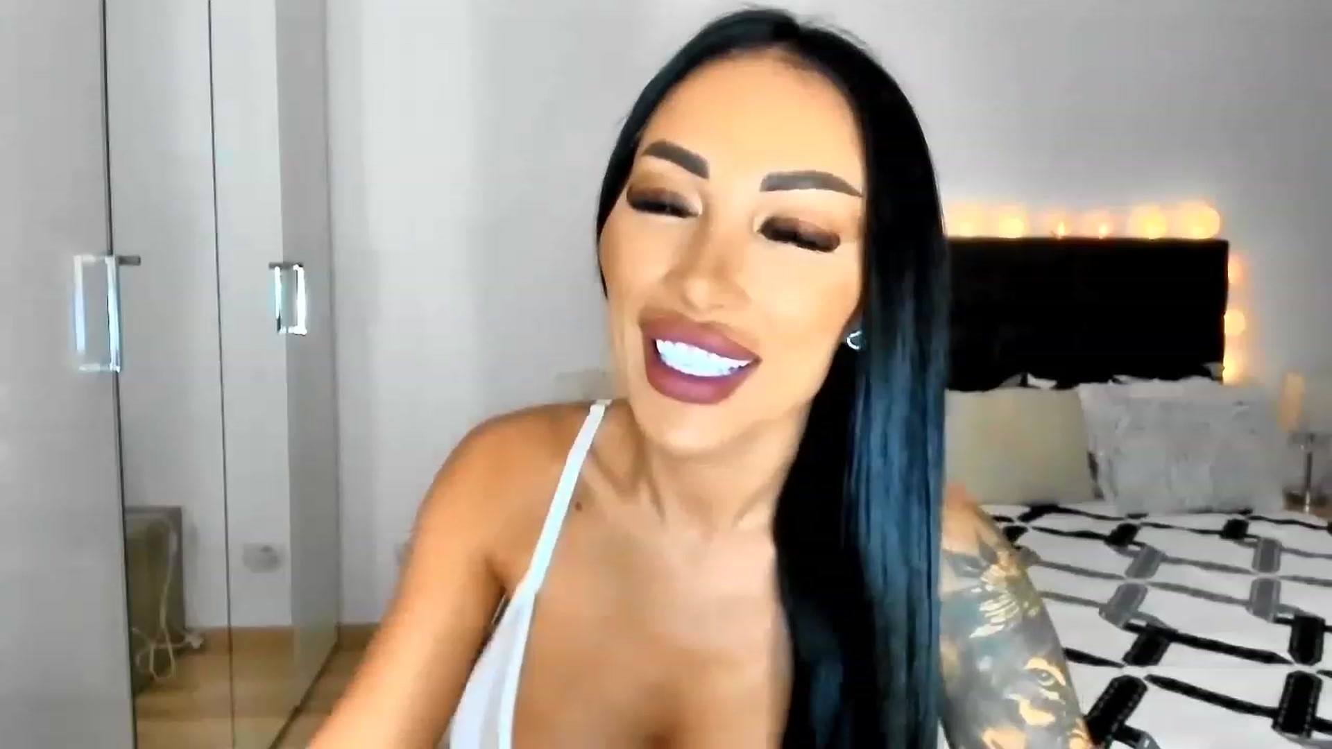 Gallery image thumbnail from Misssophiex's myfreecams stream on, 11/28/2022, 15:28 image 8 of 20