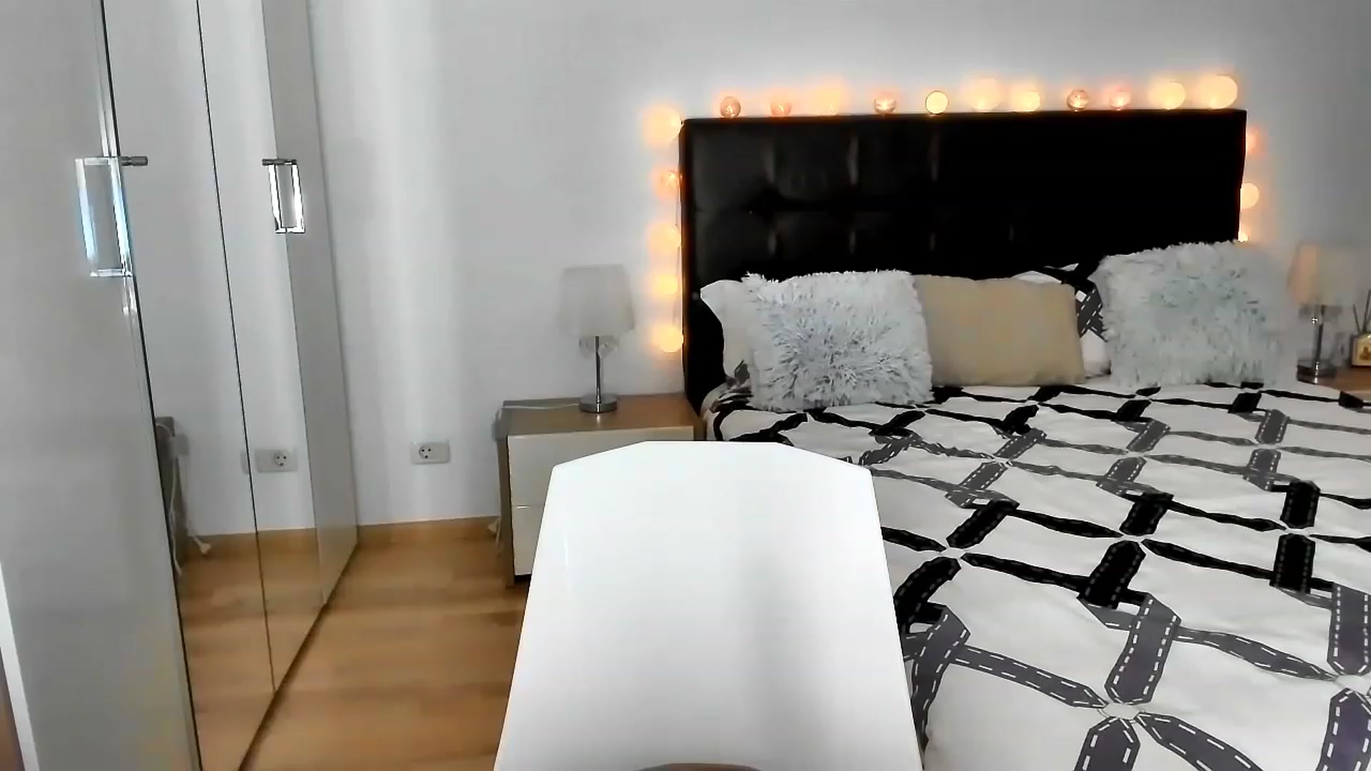 Gallery image thumbnail from Misssophiex's myfreecams stream on, 11/29/2022, 16:29 image 10 of 20