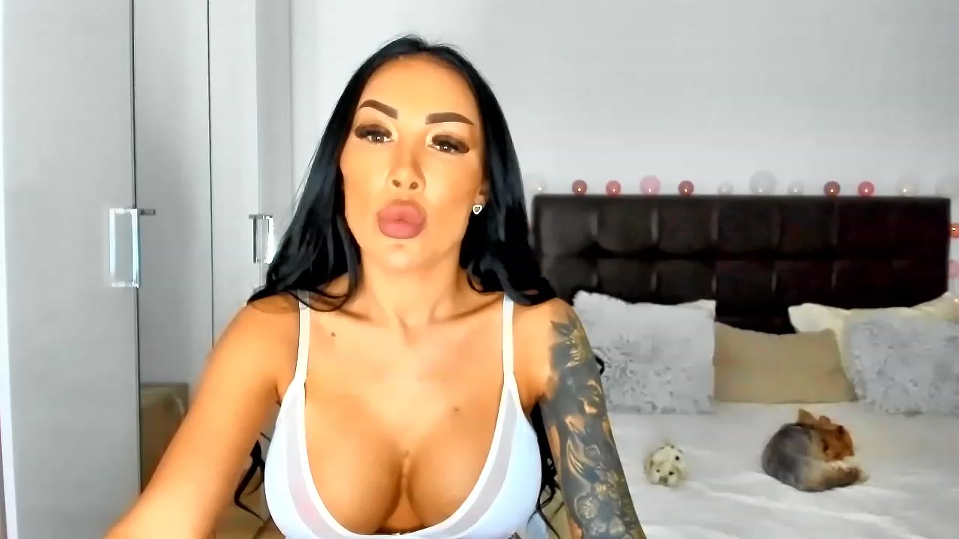 Gallery image thumbnail from Misssophiex's myfreecams stream on, 12/05/2022, 01:01 image 15 of 20