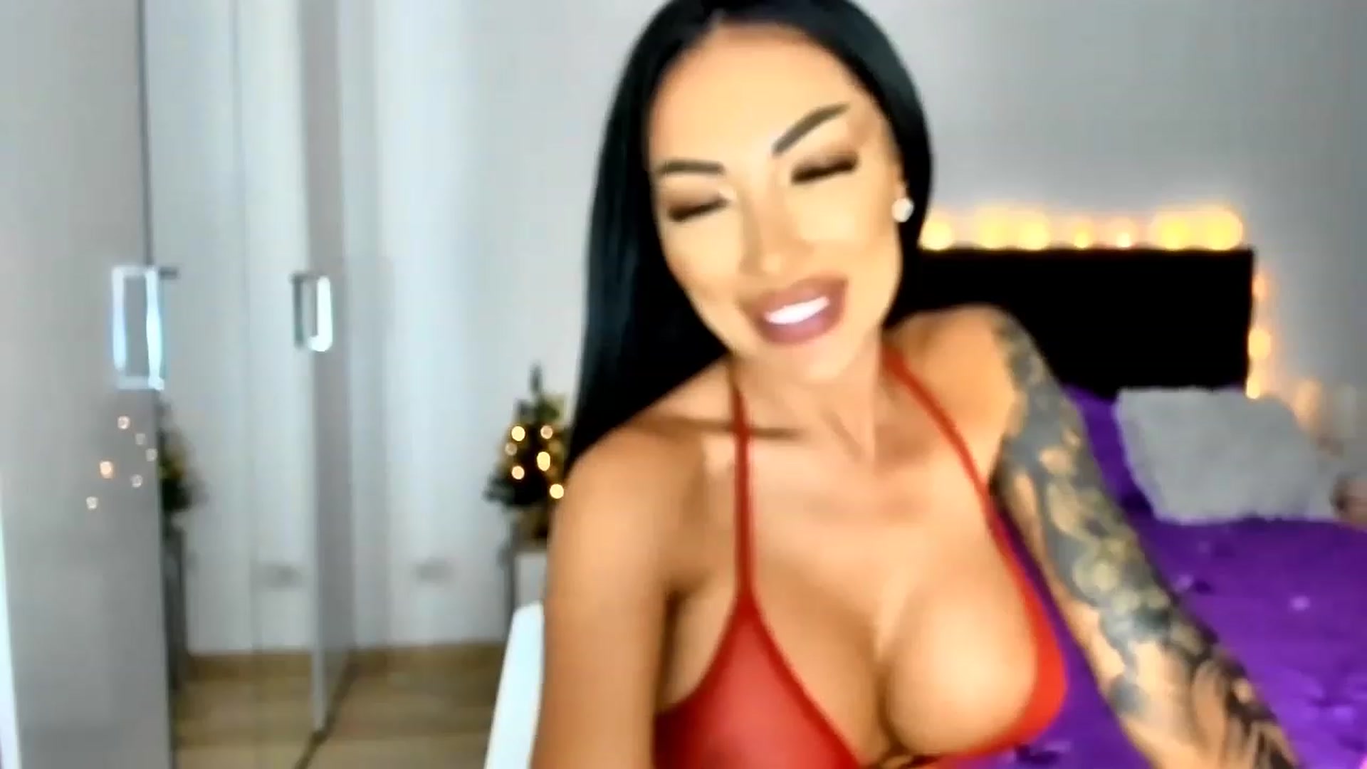 Gallery image thumbnail from Misssophiex's myfreecams stream on, 12/19/2022, 23:49 image 10 of 20
