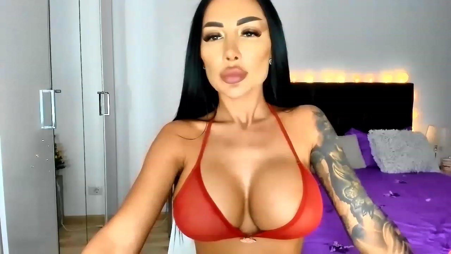Gallery image thumbnail from Misssophiex's myfreecams stream on, 12/19/2022, 23:49 image 5 of 20
