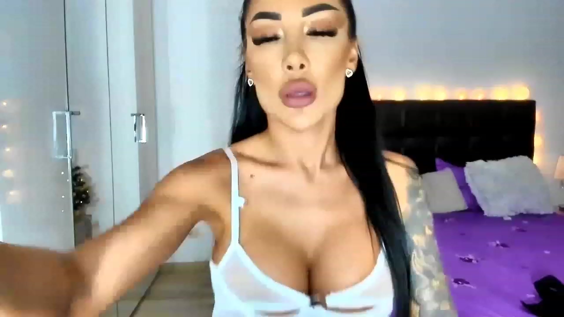 Gallery image thumbnail from Misssophiex's myfreecams stream on, 12/20/2022, 22:41 image 3 of 20