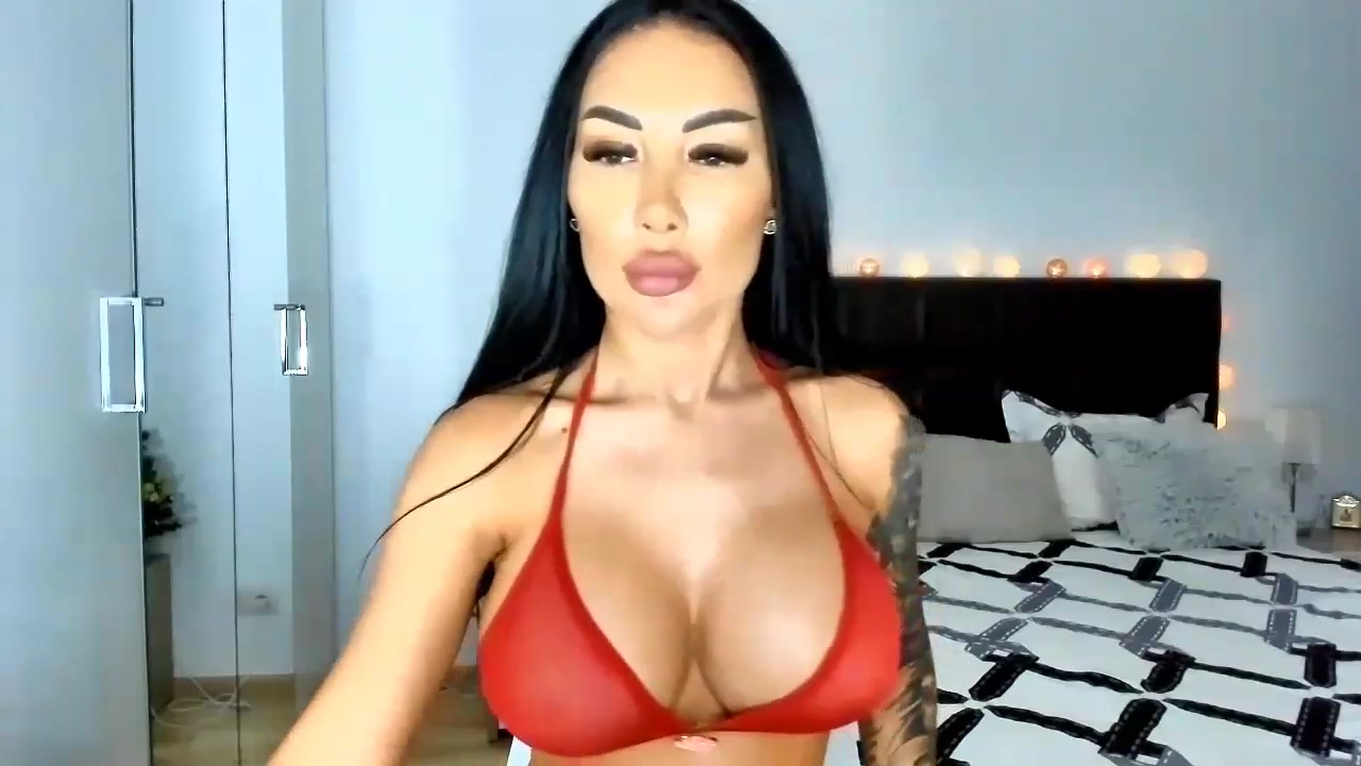 Gallery image thumbnail from Misssophiex's myfreecams stream on, 01/03/2023, 23:05 image 15 of 20