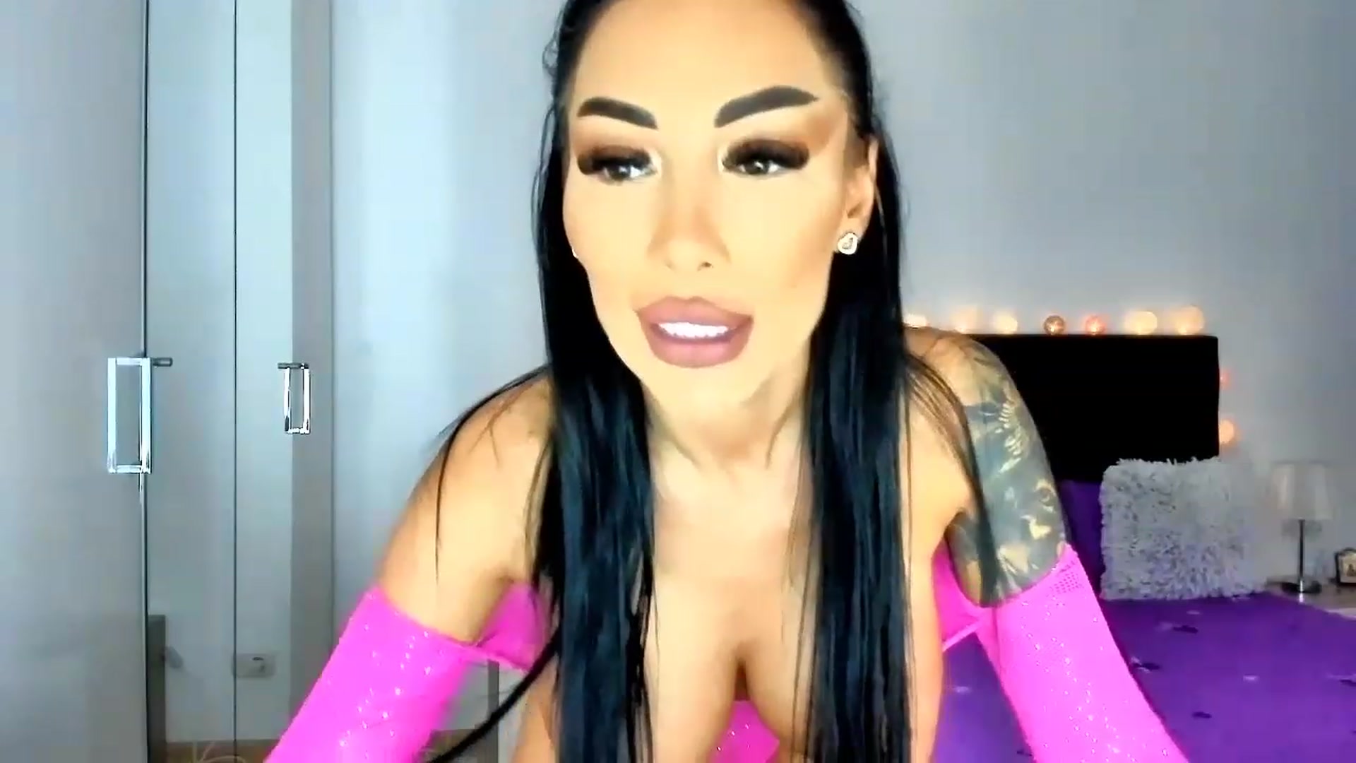 Gallery image thumbnail from Misssophiex's myfreecams stream on, 01/07/2023, 15:53 image 16 of 20