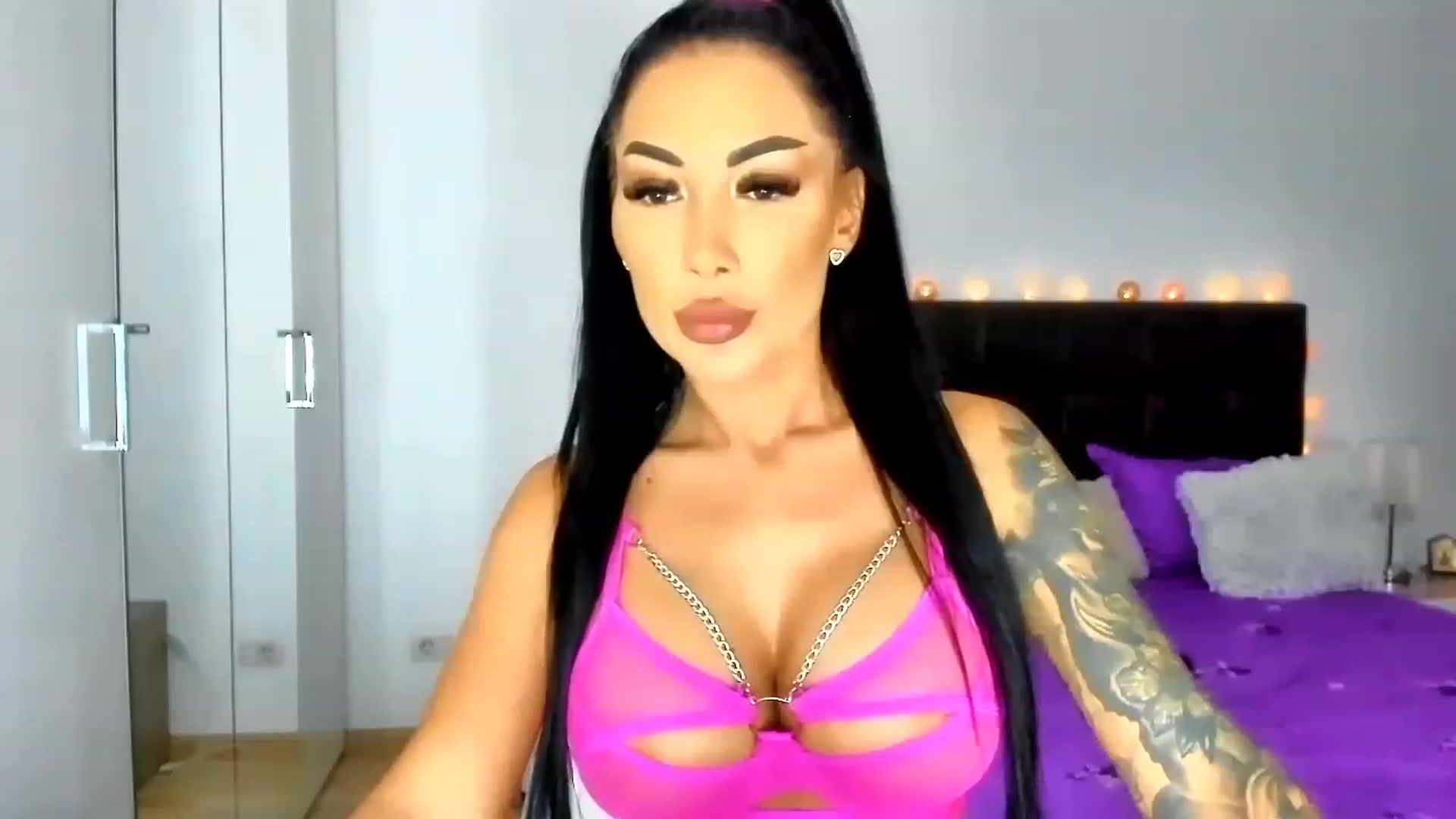 Gallery image thumbnail from Misssophiex's myfreecams stream on, 01/08/2023, 17:16 image 4 of 20