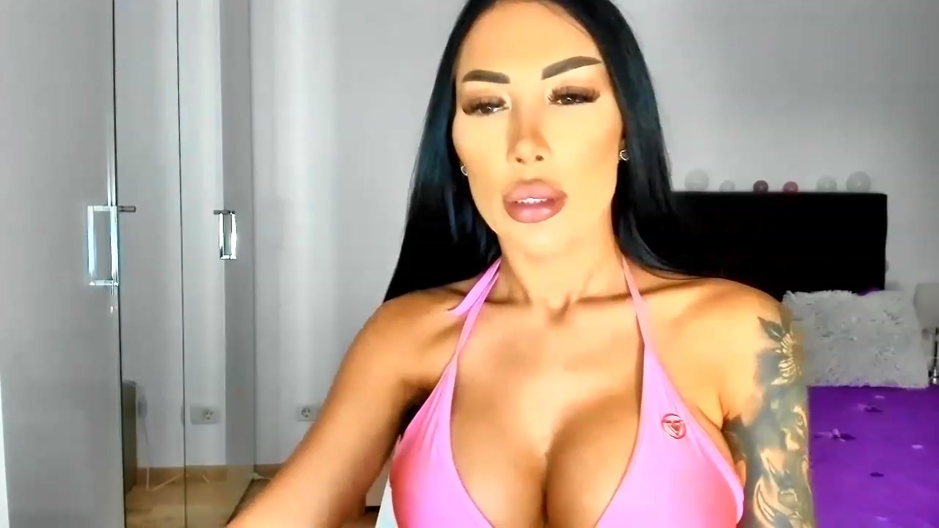 Gallery image thumbnail from Misssophiex's myfreecams stream on, 01/29/2023, 17:08 image 15 of 20