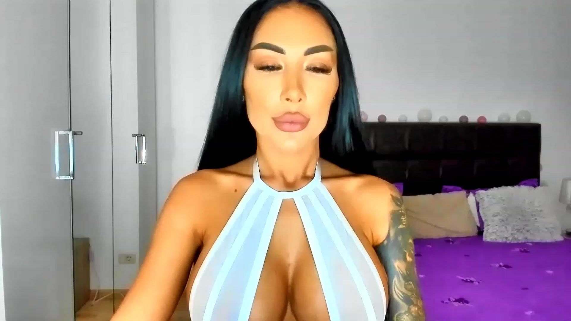 Gallery image thumbnail from Misssophiex's myfreecams stream on, 02/03/2023, 16:46 image 17 of 20