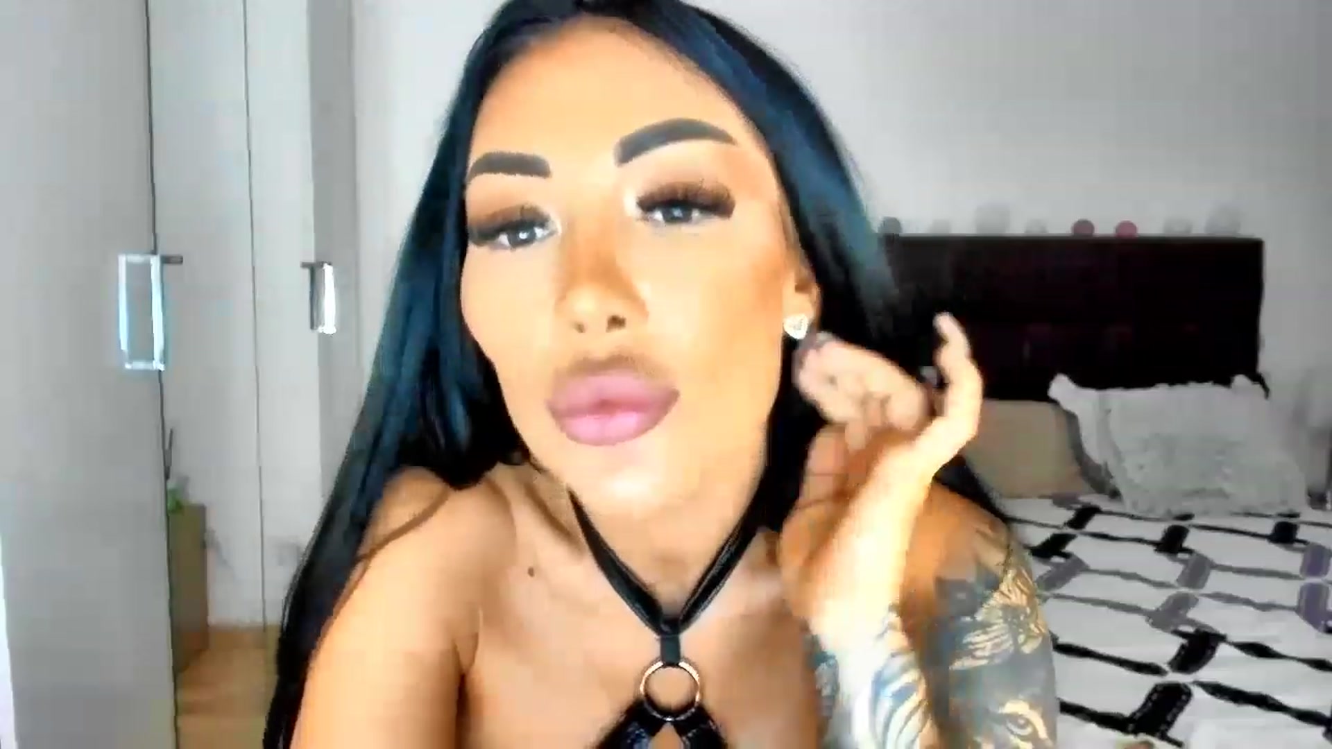 Gallery image thumbnail from Misssophiex's myfreecams stream on, 02/07/2023, 17:16 image 16 of 20