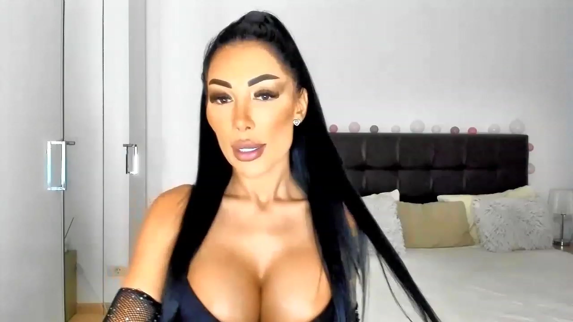 Gallery image thumbnail from Misssophiex's myfreecams stream on, 02/19/2023, 15:57 image 14 of 20