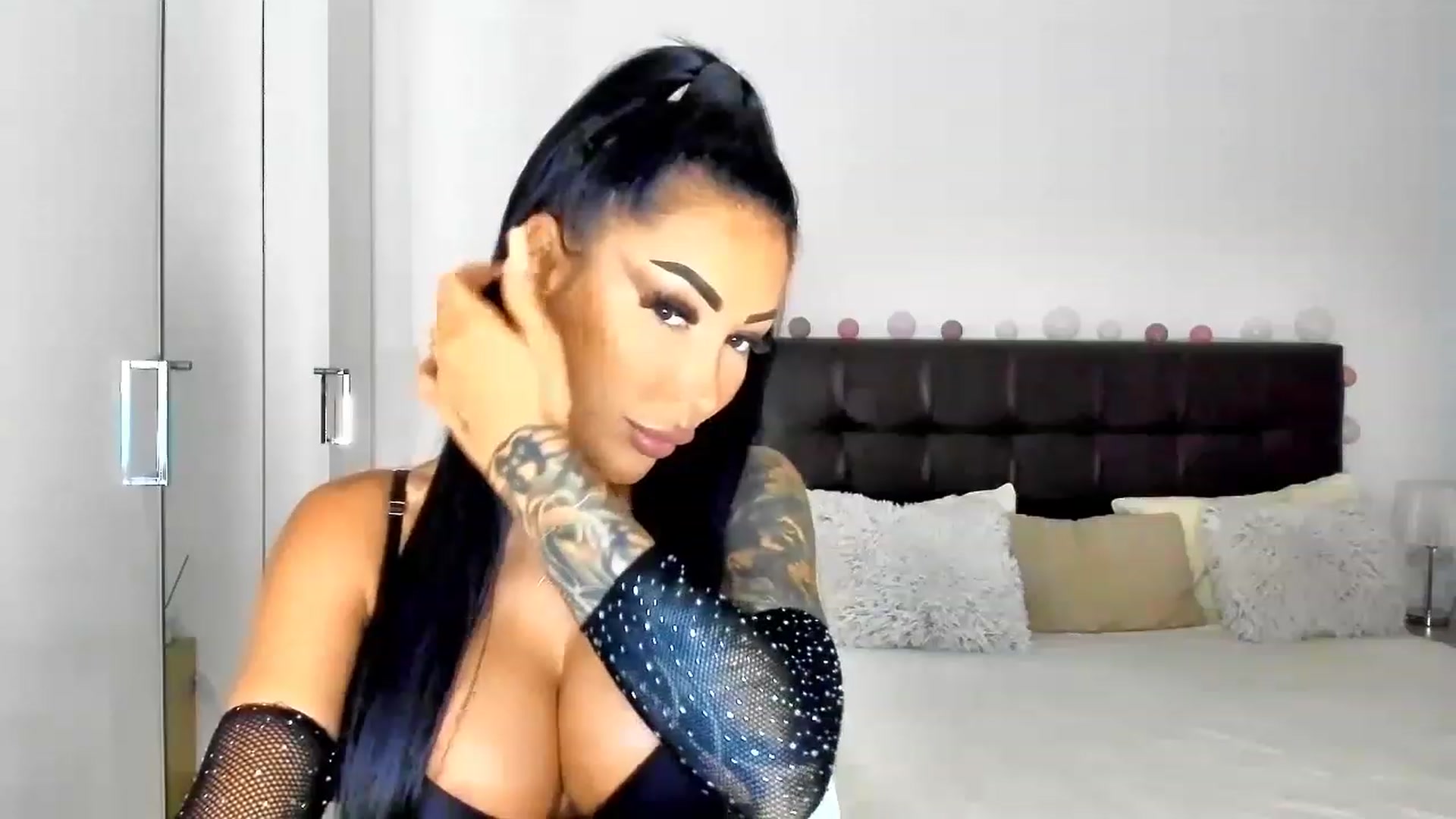 Gallery image thumbnail from Misssophiex's myfreecams stream on, 02/19/2023, 15:57 image 13 of 20