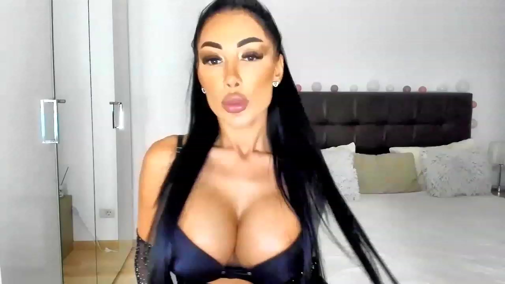 Gallery image thumbnail from Misssophiex's myfreecams stream on, 02/19/2023, 17:12 image 20 of 20