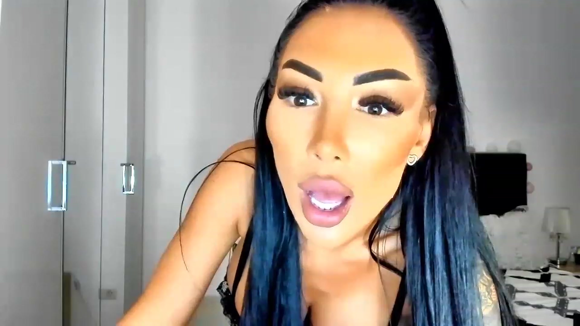Gallery image thumbnail from Misssophiex's myfreecams stream on, 02/20/2023, 16:52 image 16 of 20