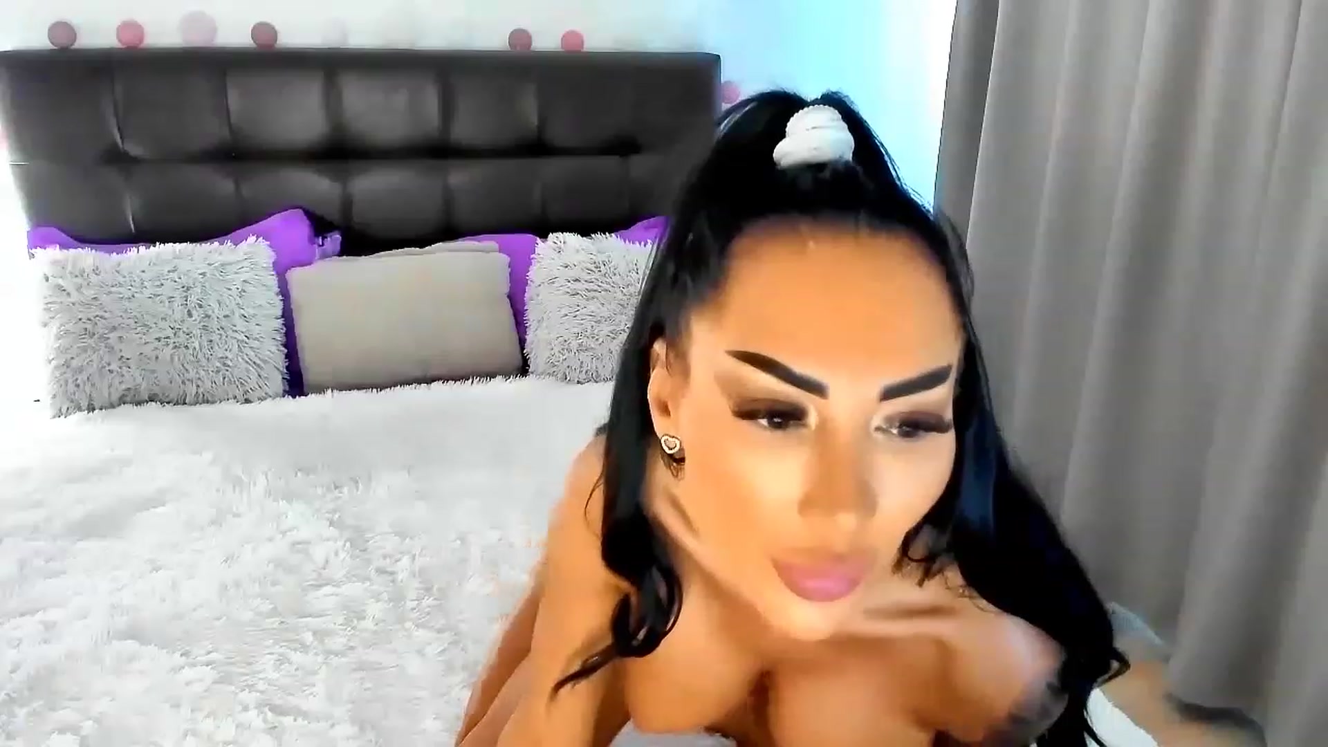 Gallery image thumbnail from Misssophiex's myfreecams stream on, 03/31/2023, 15:46 image 16 of 20