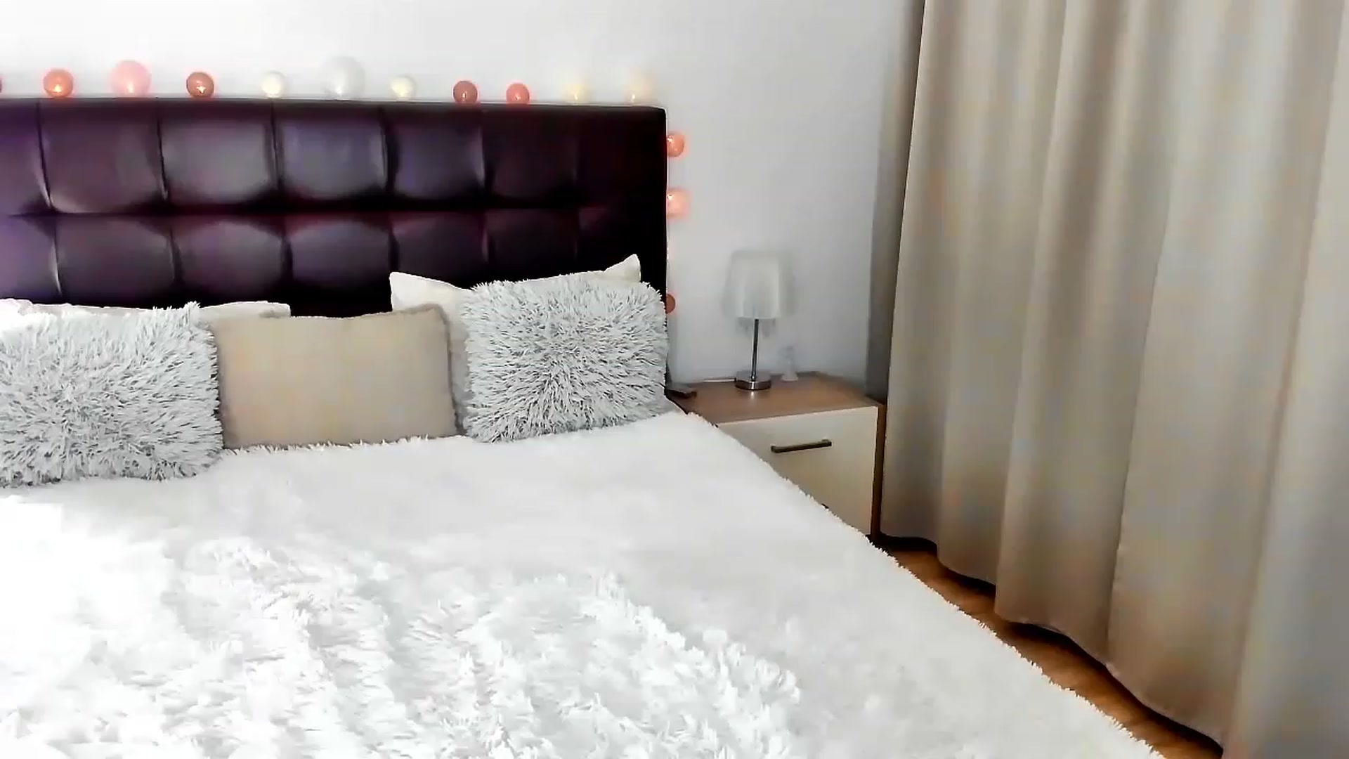 Gallery image thumbnail from Misssophiex's myfreecams stream on, 04/18/2023, 21:08 image 12 of 20