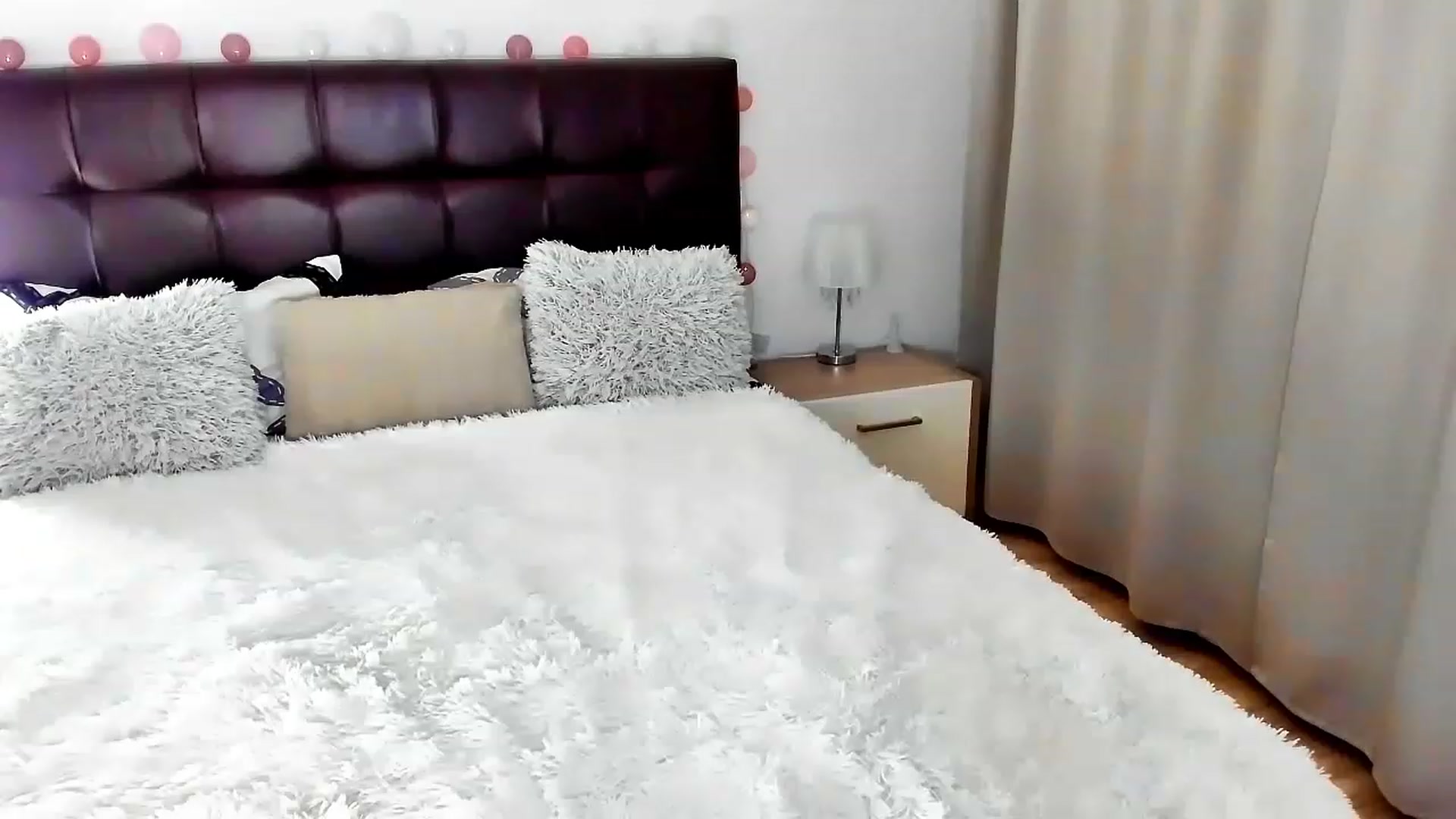 Gallery image thumbnail from Misssophiex's myfreecams stream on, 04/21/2023, 21:51 image 15 of 20