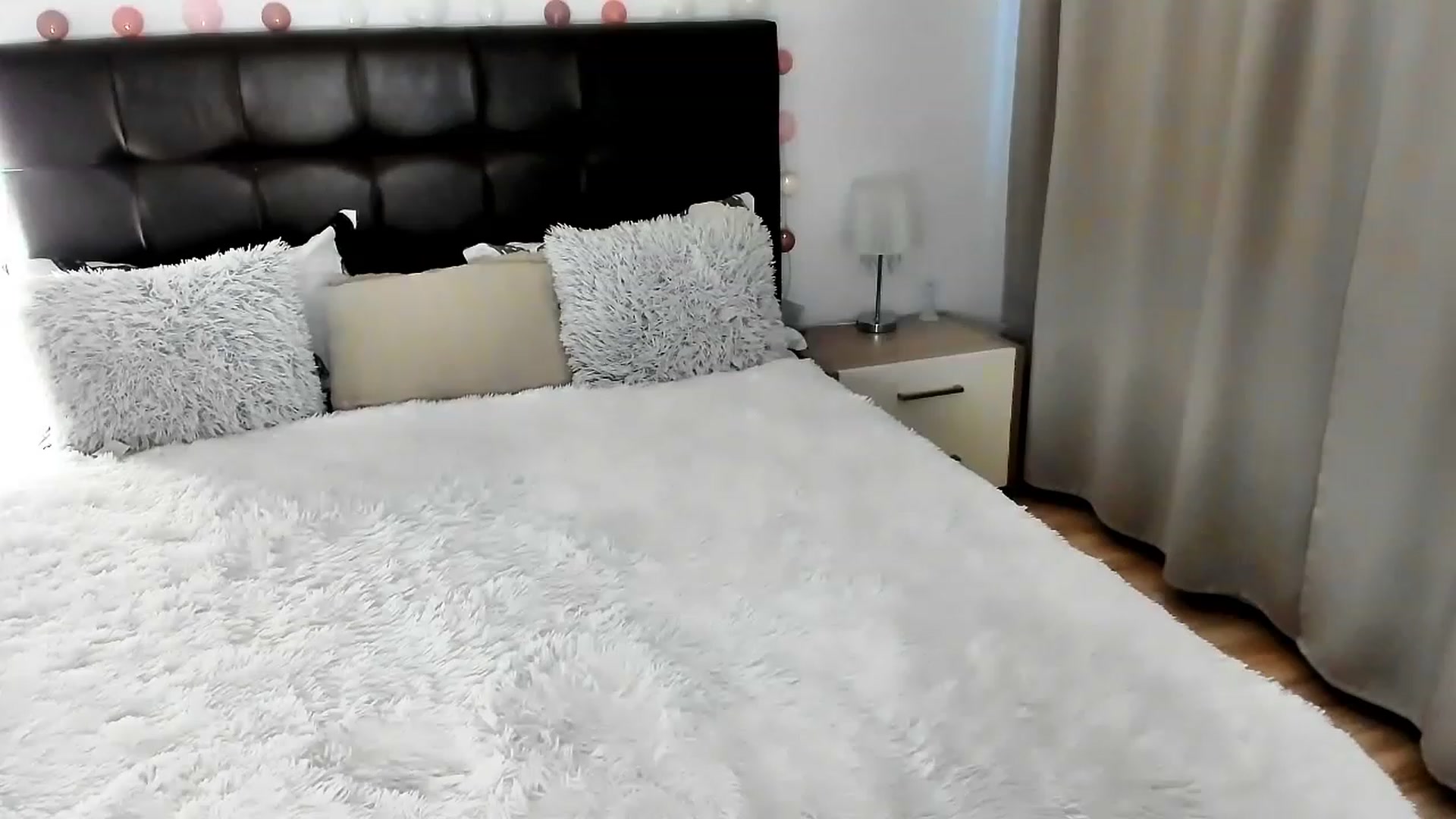 Gallery image thumbnail from Misssophiex's myfreecams stream on, 04/22/2023, 16:04 image 8 of 20