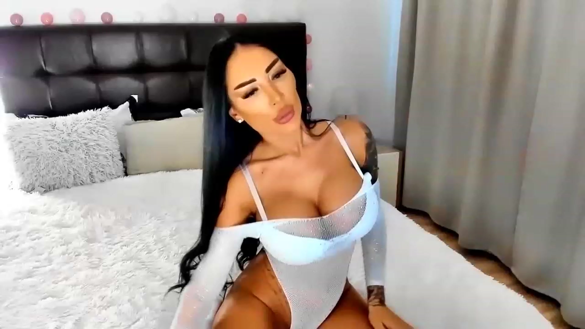 Gallery image thumbnail from Misssophiex's myfreecams stream on, 04/22/2023, 16:04 image 3 of 20