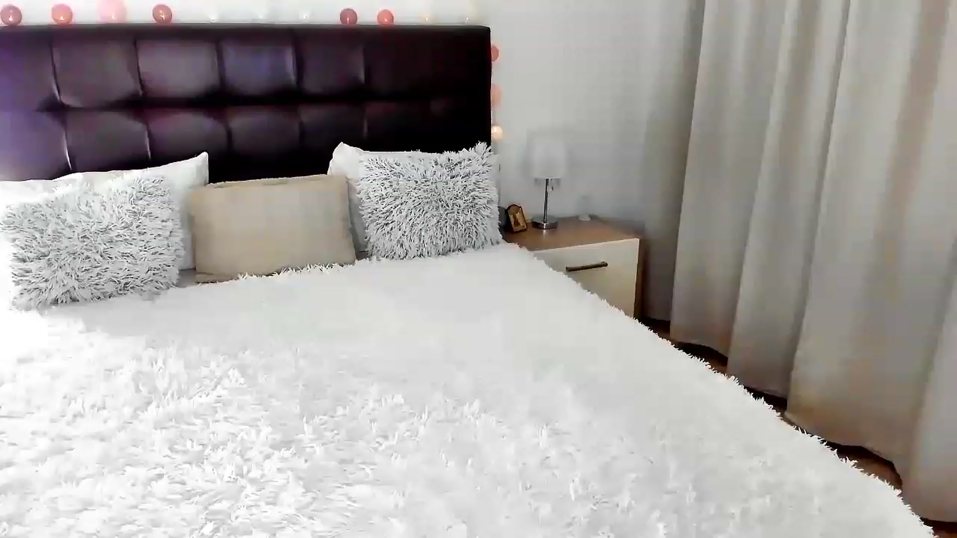 Gallery image thumbnail from Misssophiex's myfreecams stream on, 04/27/2023, 21:43 image 9 of 20