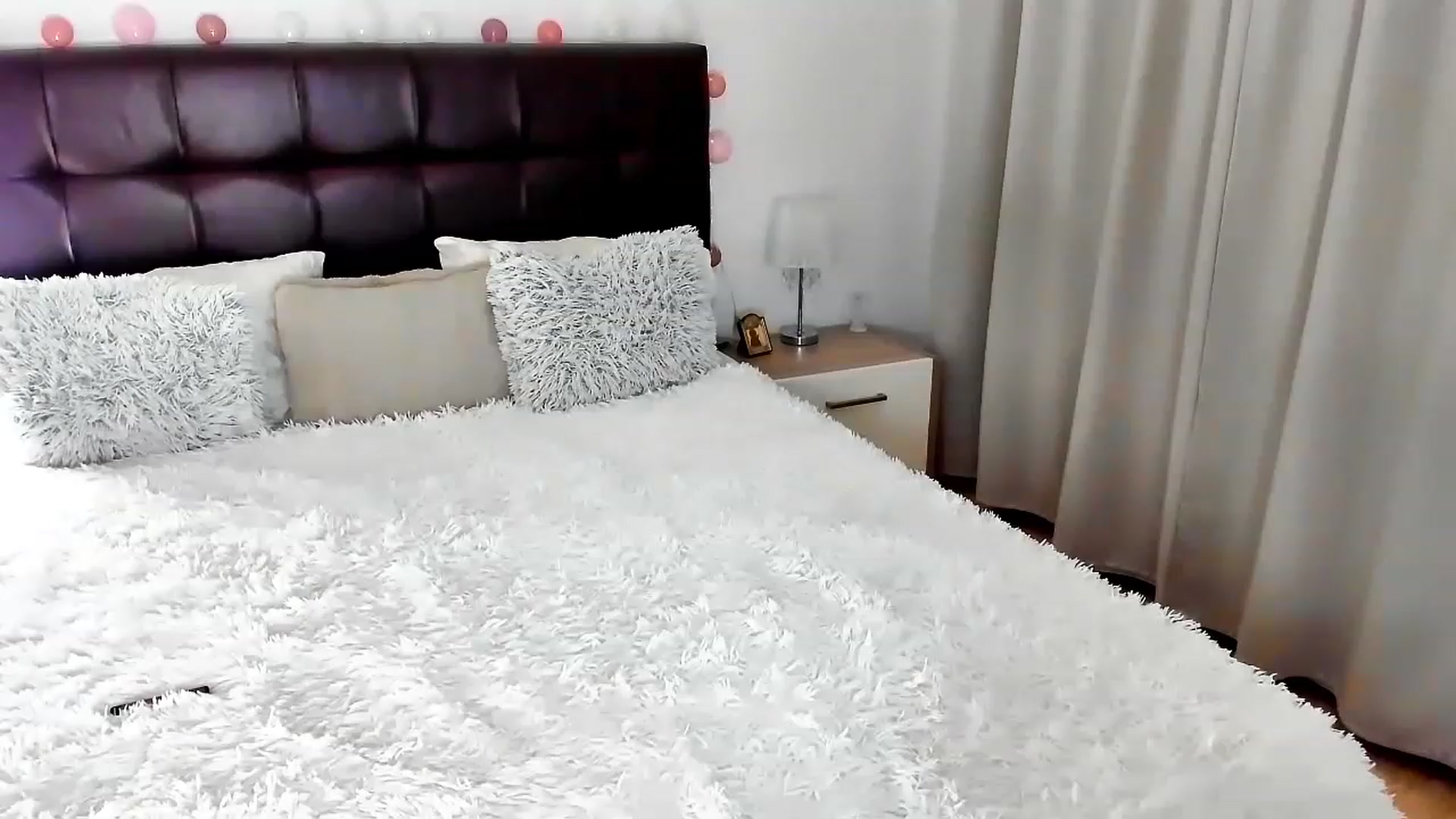 Gallery image thumbnail from Misssophiex's myfreecams stream on, 05/12/2023, 24:01 image 3 of 20