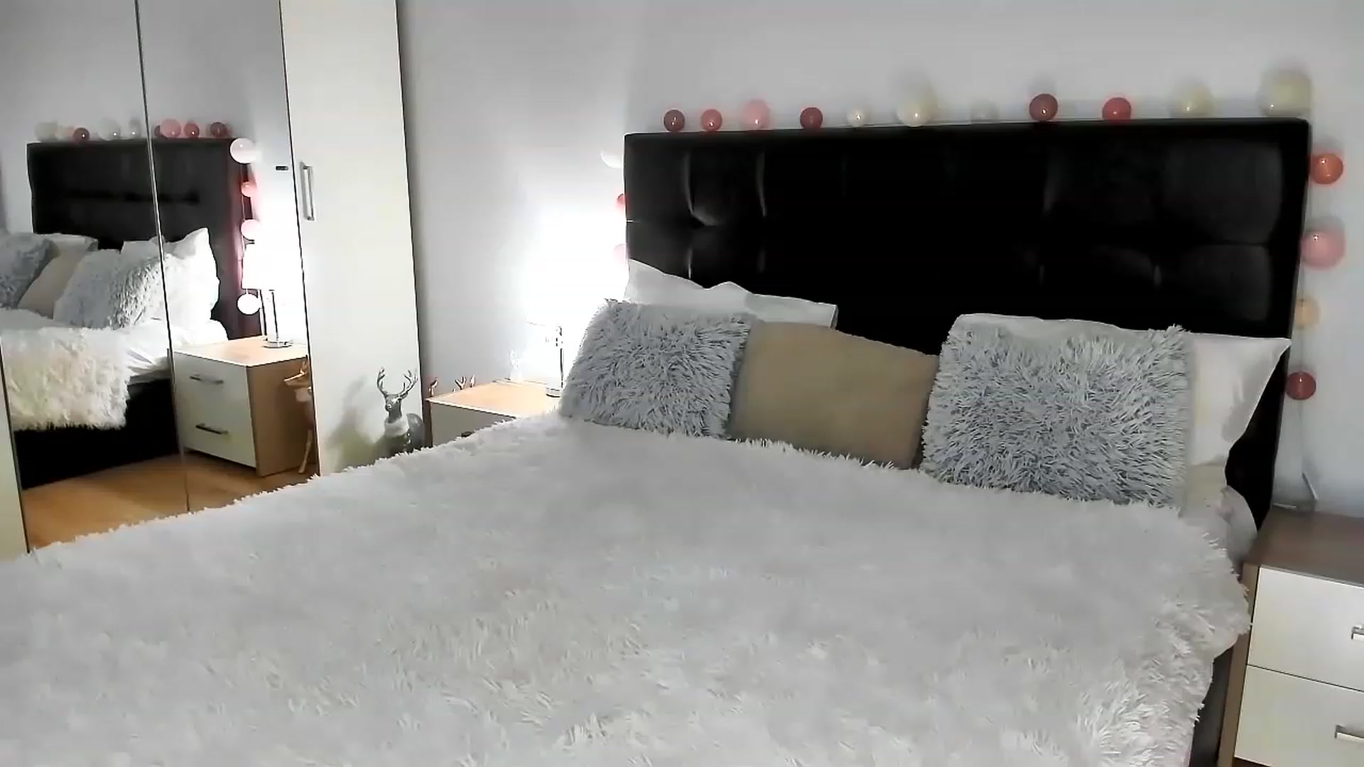 Gallery image thumbnail from Misssophiex's myfreecams stream on, 05/24/2023, 22:20 image 15 of 20