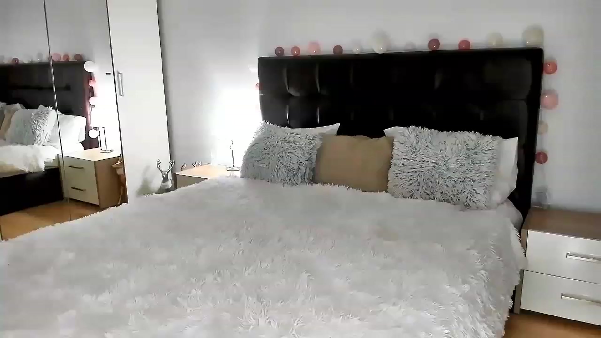Gallery image thumbnail from Misssophiex's myfreecams stream on, 05/26/2023, 24:03 image 4 of 20