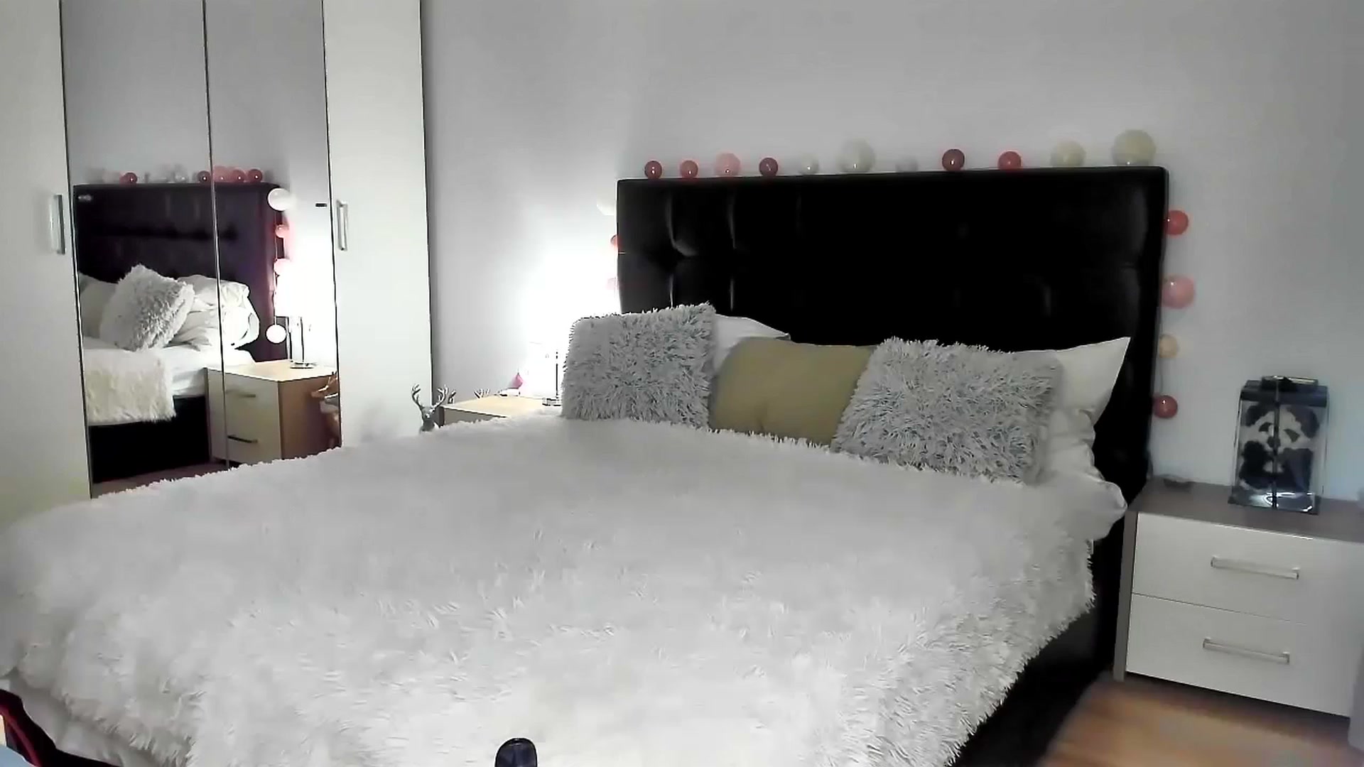 Gallery image thumbnail from Misssophiex's myfreecams stream on, 06/11/2023, 22:05 image 10 of 20