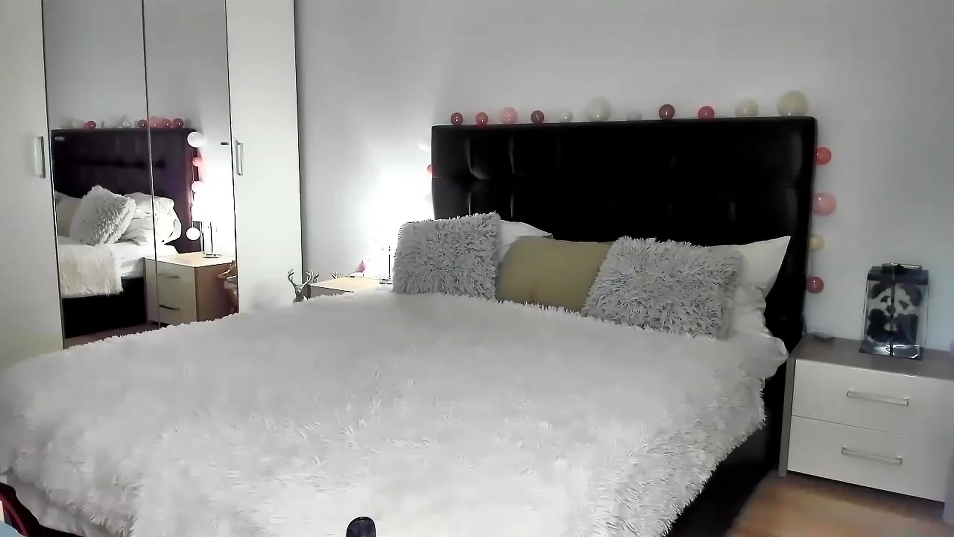 Gallery image thumbnail from Misssophiex's myfreecams stream on, 06/11/2023, 22:05 image 8 of 20