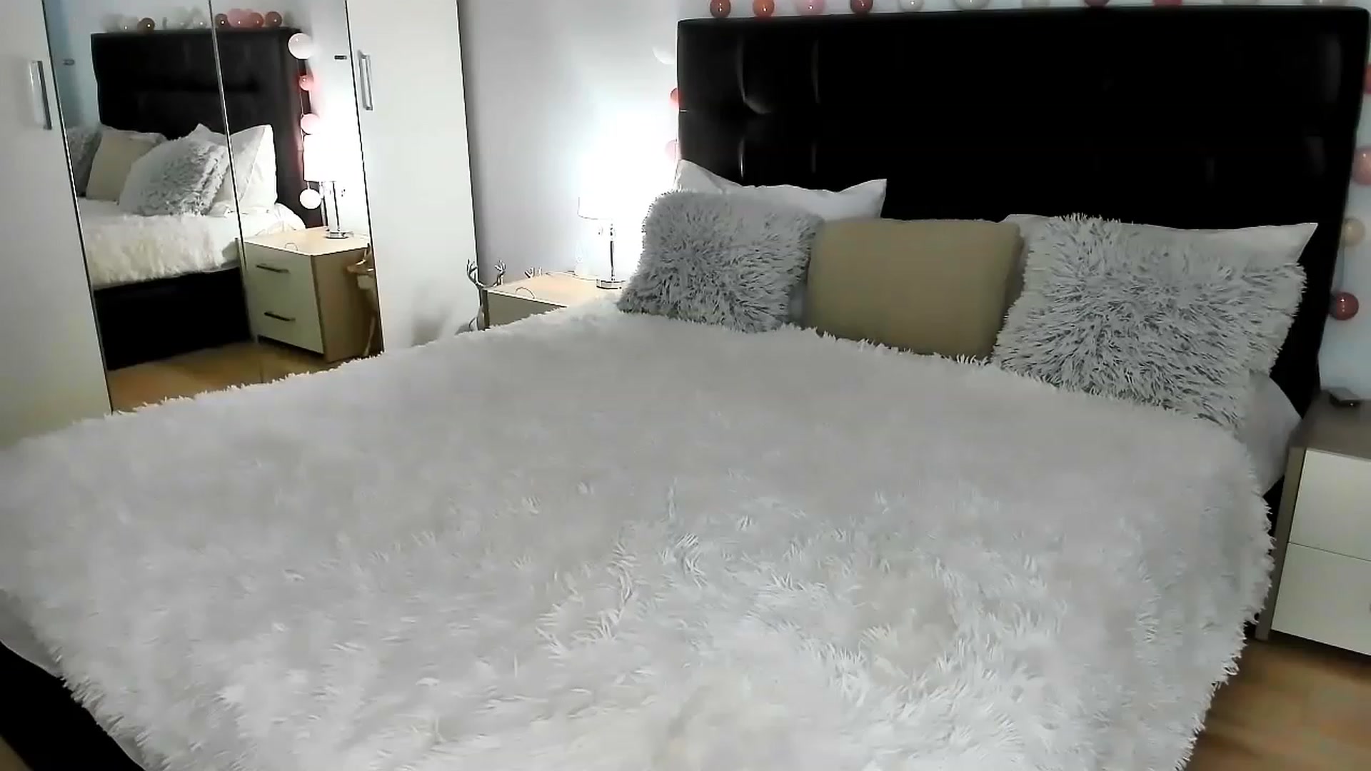 Gallery image thumbnail from Misssophiex's myfreecams stream on, 06/12/2023, 16:33 image 7 of 20